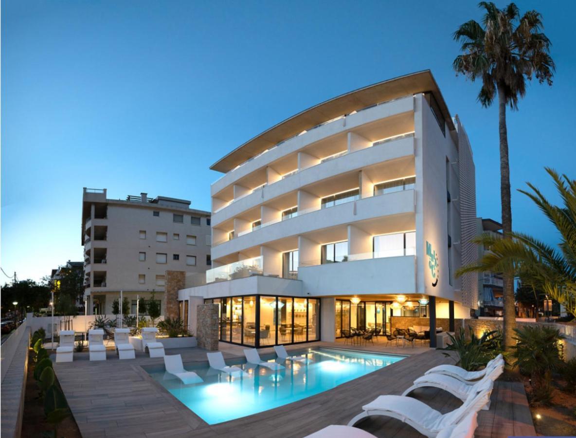 Instants Boutique Hotel (Adults Only) 캠브릴스 외부 사진